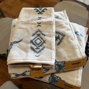 Wrangler Blue and Cream Bath Towels